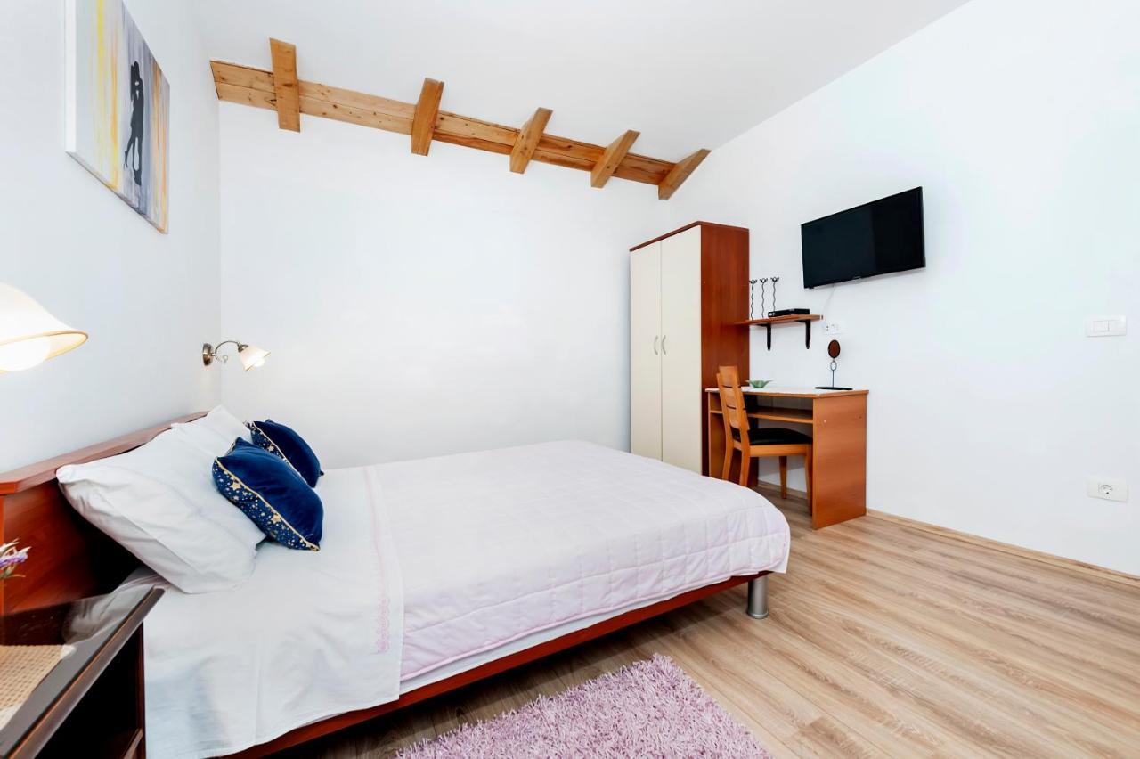 House Lena - 800 M From The Sea Apartment Rovinj Exterior photo